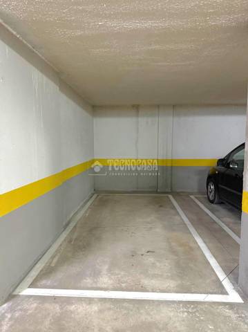 Garaje en Venta en Parla Este