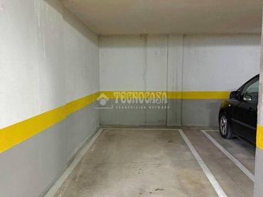 Individual con ascensor en venta en Parla Este