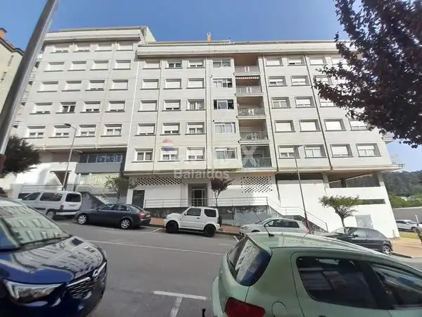 Vista exterior de Pis en venda en O Porriño   amb Calefacció, Parquet i Terrassa