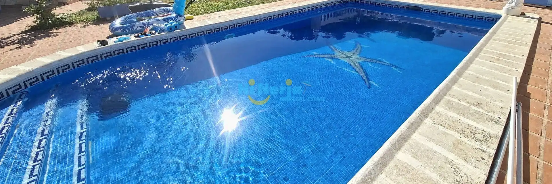 Swimming pool of Houses for rent in Nerja  with Air Conditioner, Heating and Terrace