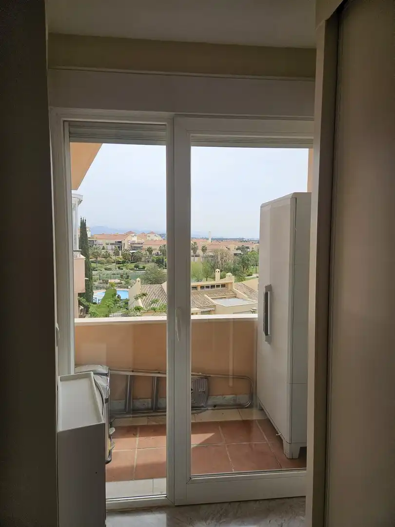 Vista exterior de Àtic en venda en Alhaurín de la Torre amb Piscina
