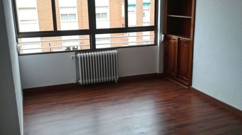 Foto 3 de Piso de alquiler en Saavedra Palmeiro, Santa Marina, Badajoz Capital