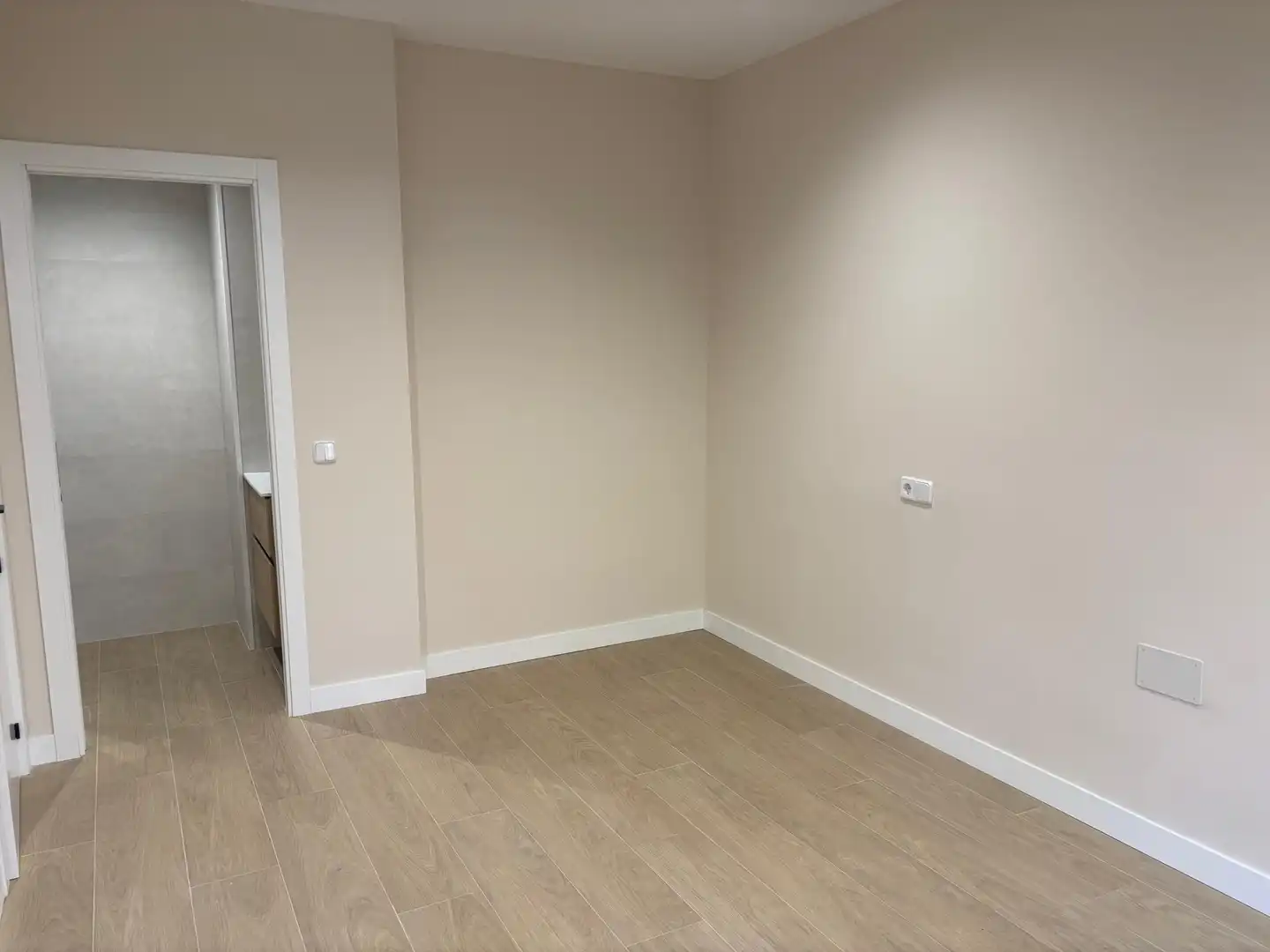 Flat for sale in Madrid  with Air Conditioner, Heating and Swimming Pool