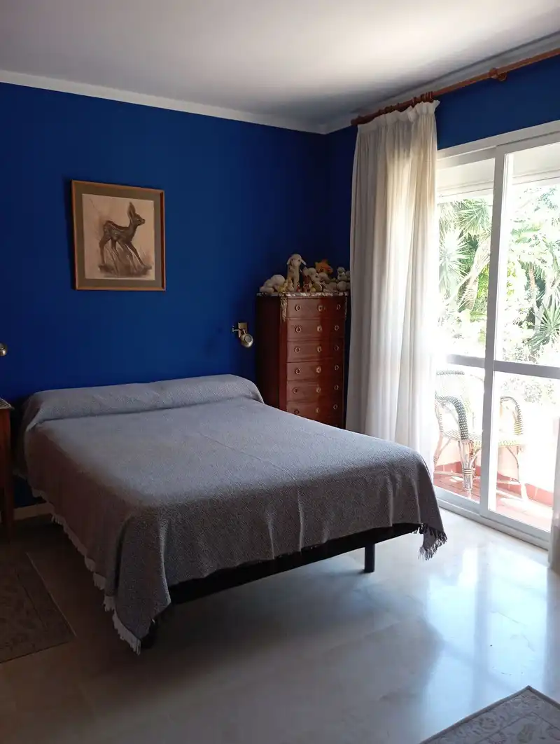 Dormitori de Casa adosada en venda en Marbella amb Aire condicionat, Terrassa i Piscina