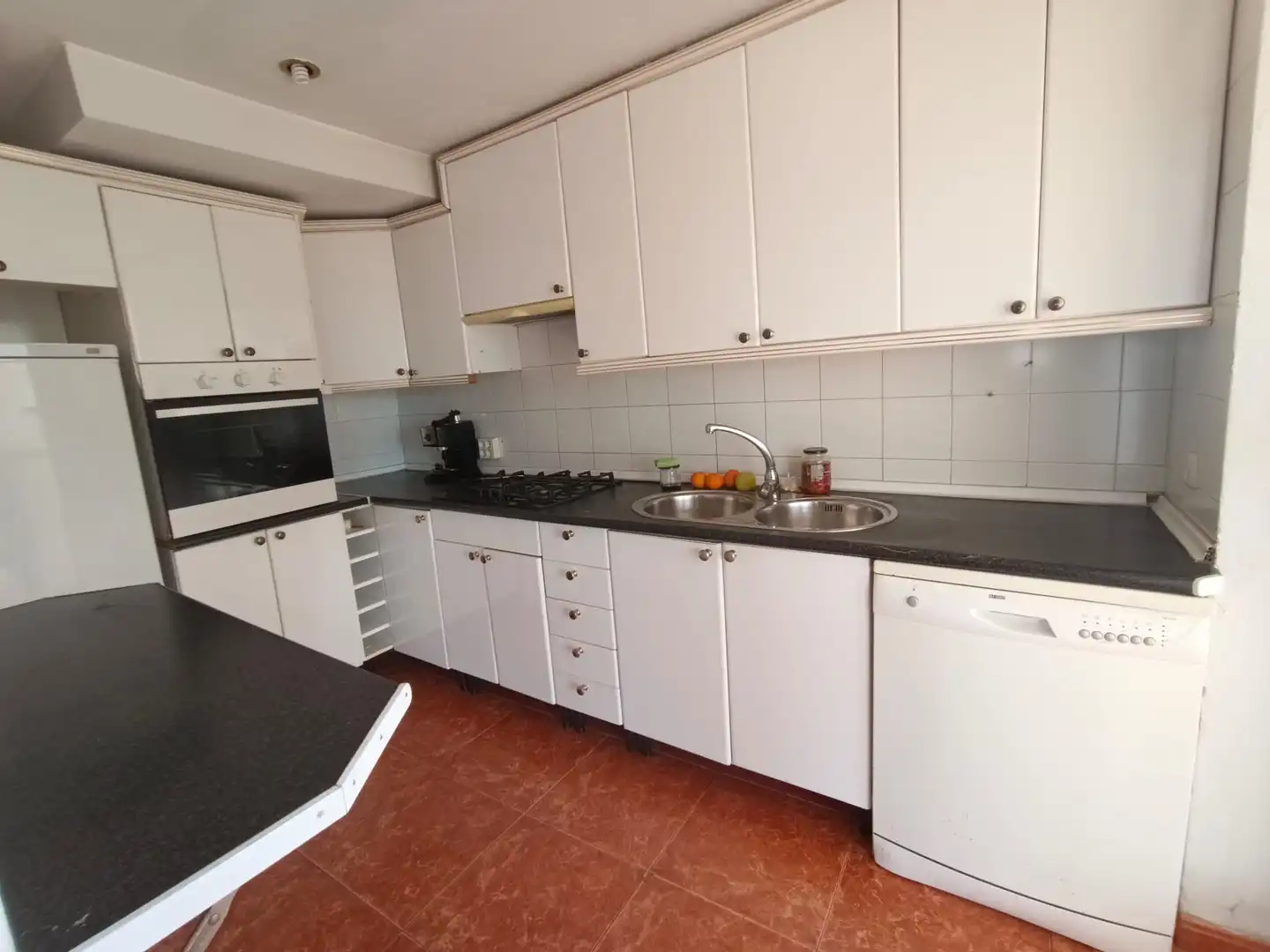 Cuina de Casa adosada en venda en Cáceres amb Traster