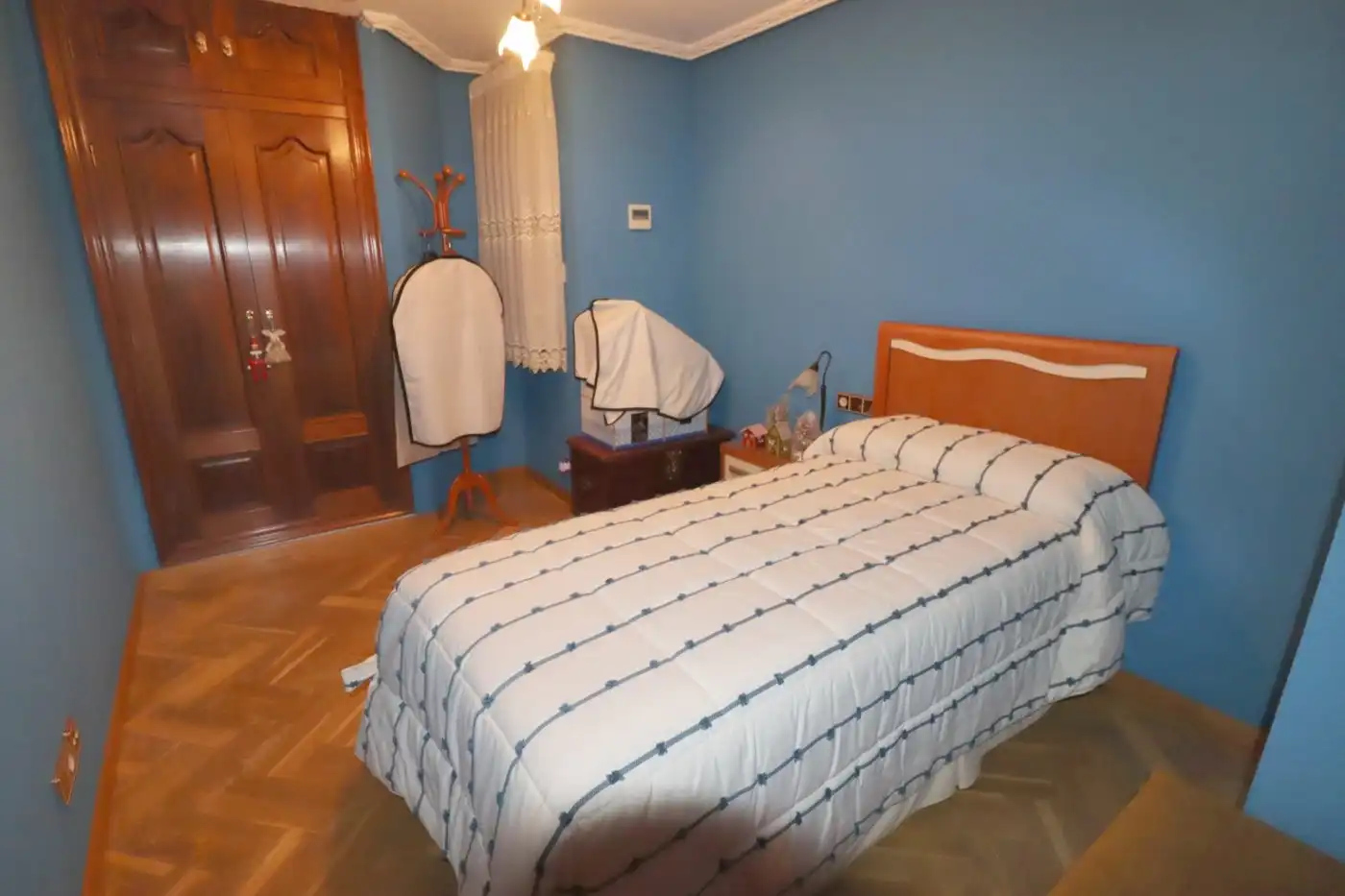 Dormitori de Casa o xalet en venda en Godella amb Calefacció, Jardí privat i Terrassa