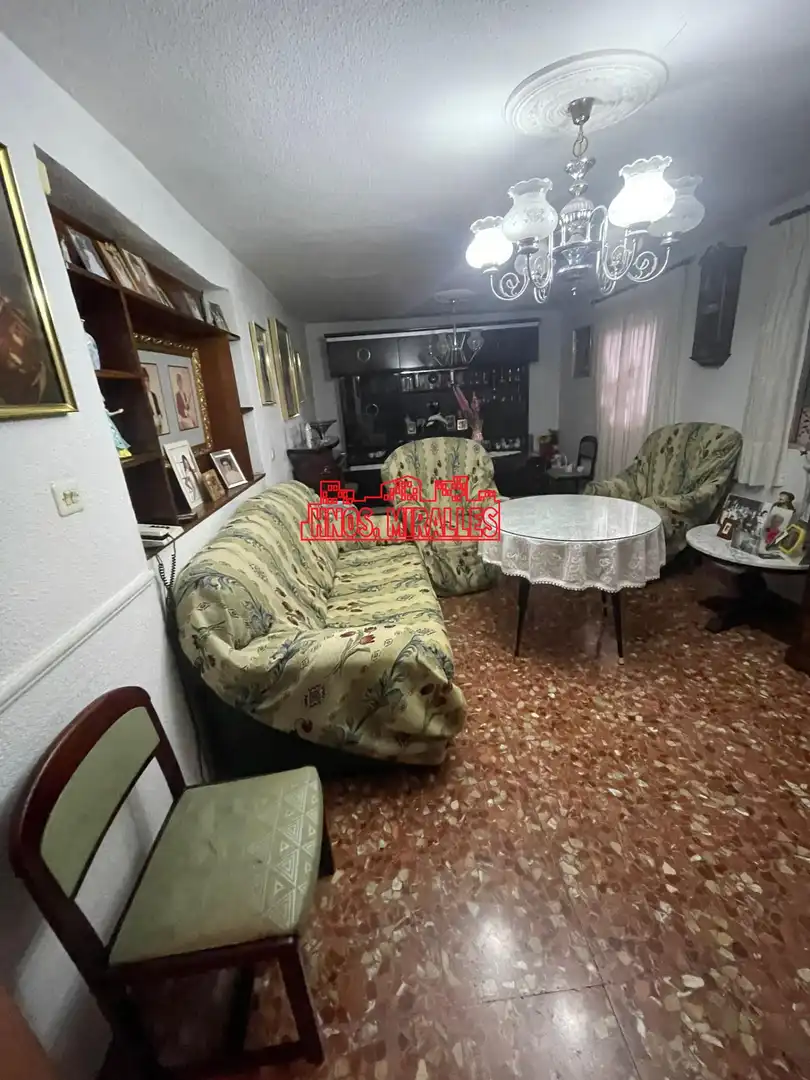 Sala de estar de Casa o chalet en venta en Benalúa de las Villas con Terraza, Trastero y Amueblado