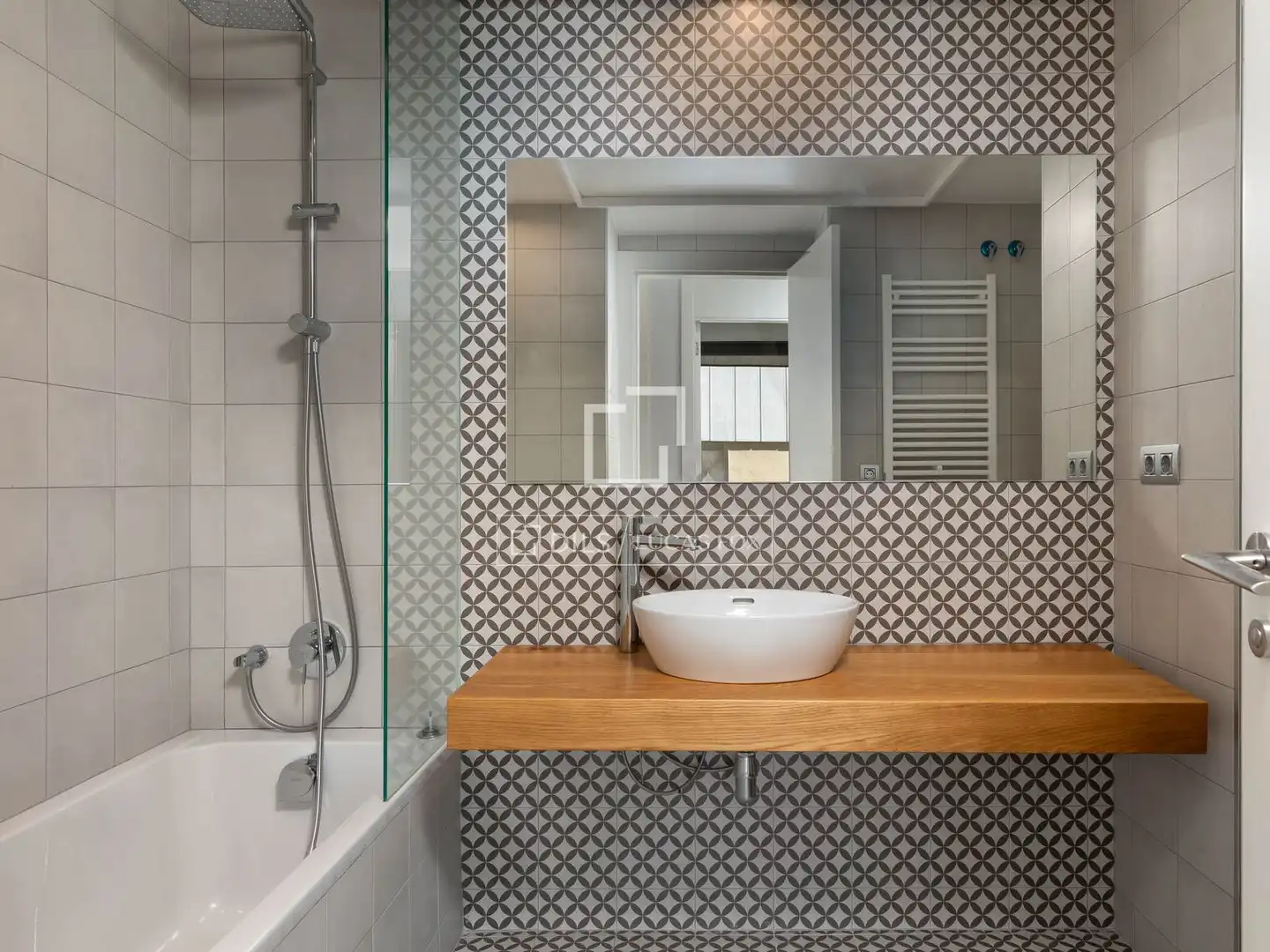 Badezimmer von Wohnung zum Verkauf in Lloret de Mar mit Klimaanlage, Terrasse und Schwimmbad