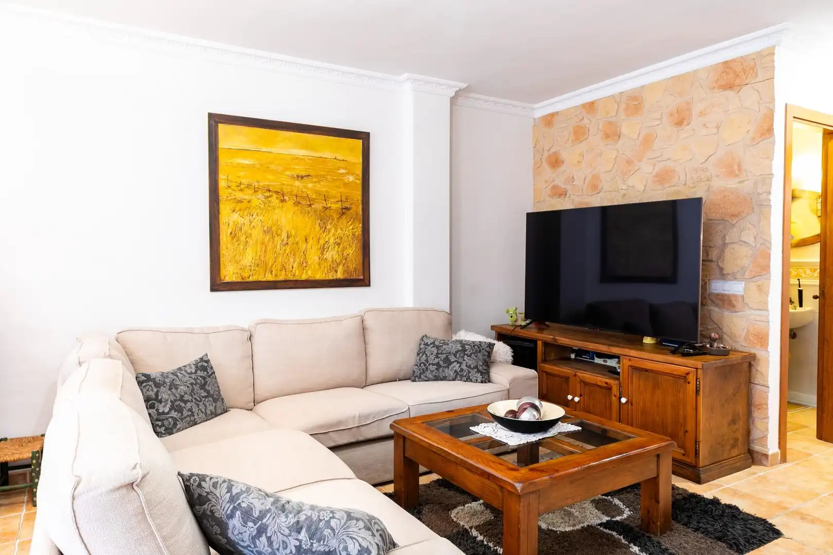 Sala d'estar de Casa adosada en venda en Casco Urbano