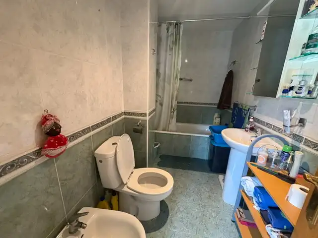 Baño de Ático en venta en Guadalajara con Calefacción, Parquet y Terraza