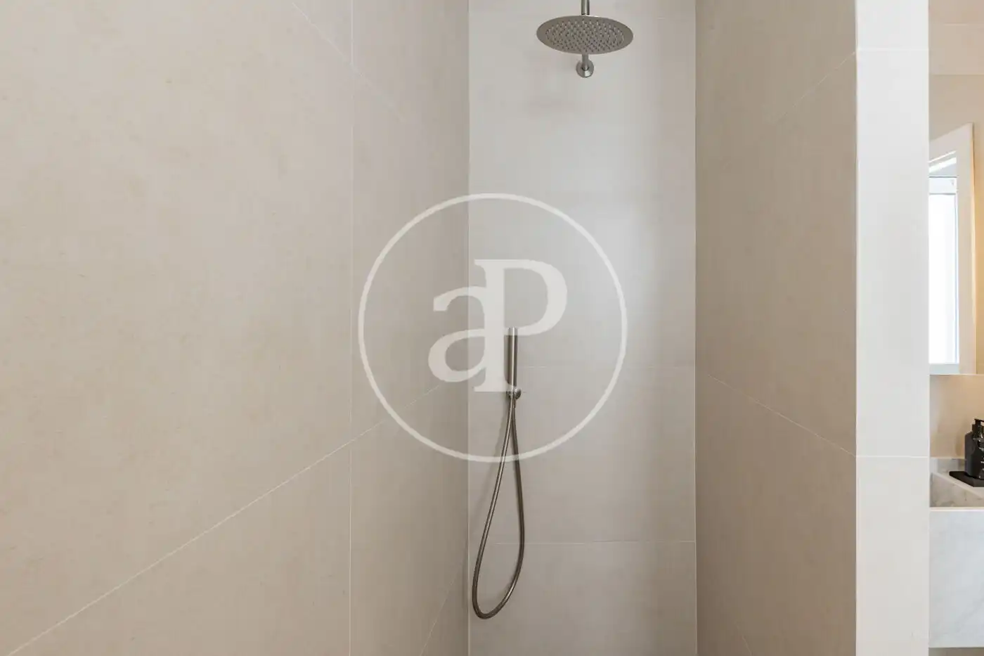 Baño de Piso en venta en Madrid con Aire acondicionado, Calefacción y Terraza