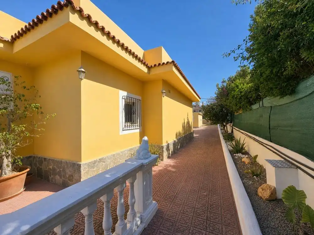Vista exterior de Casa o xalet en venda en Llucmajor amb Aire condicionat, Jardí privat i Traster