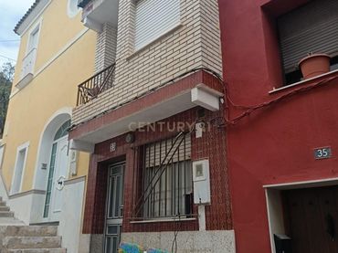 Apartament en venda a CL GONZALO CORDOBA 33LLIRIA (VALENCIA) 33