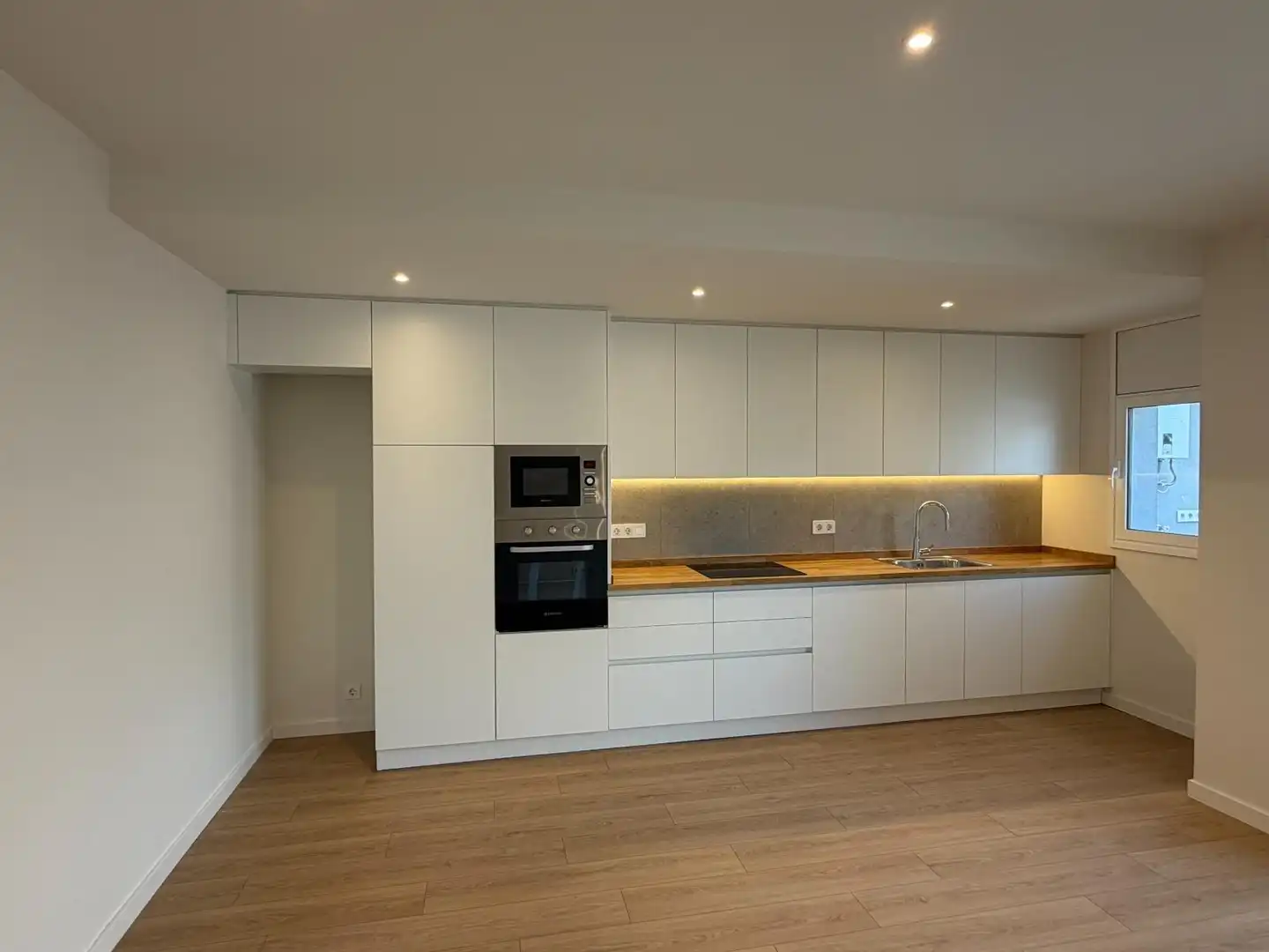 Kitchen of Flat for sale in Sabadell  with Air Conditioner, Heating and Parquet flooring
