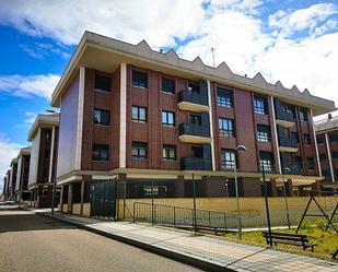 Vista exterior de Pis en venda en Arroyo de la Encomienda amb Calefacció, Parquet i Terrassa