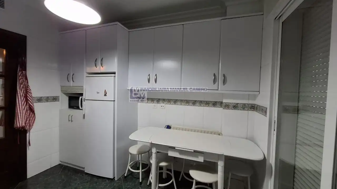 Cuina de Pis en venda en Cáceres amb Calefacció, Parquet i Traster