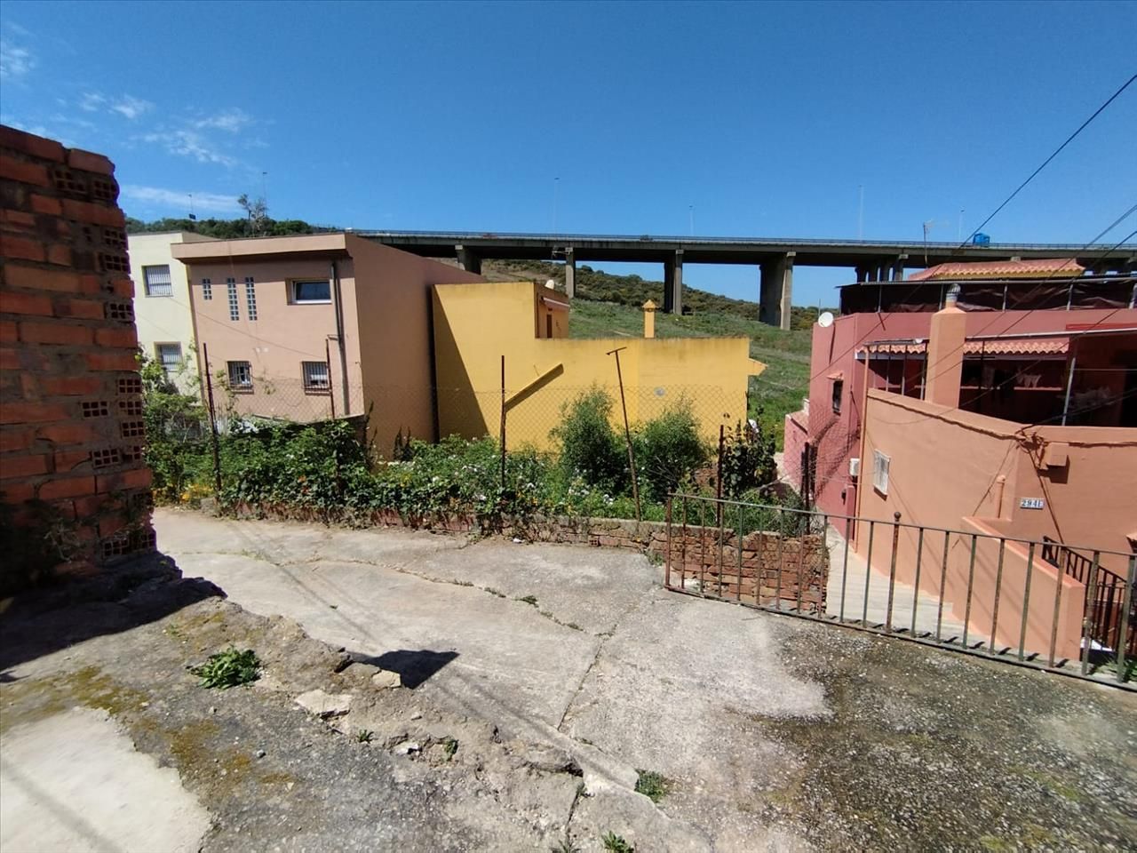 Exterior view of Houses for sale in Algeciras
