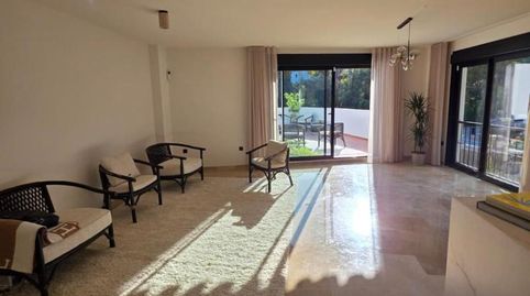 Foto 3 von Erdgeschoss zur Miete in Lomas de Marbella Club, Marbella