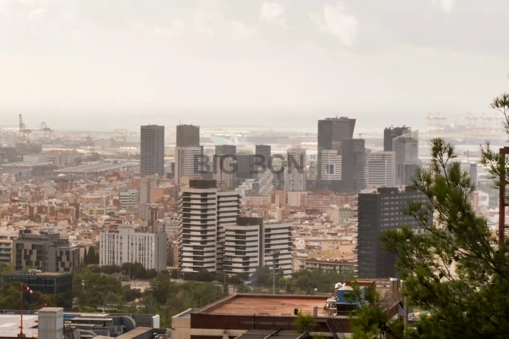 Vista exterior de Casa o chalet en venta en Esplugues de Llobregat con Aire acondicionado, Calefacción y Jardín privado
