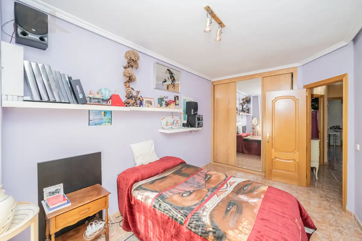 Casa aparellada amb terrassa en venda a Calle Sierra de Gredos 64, imagen 27