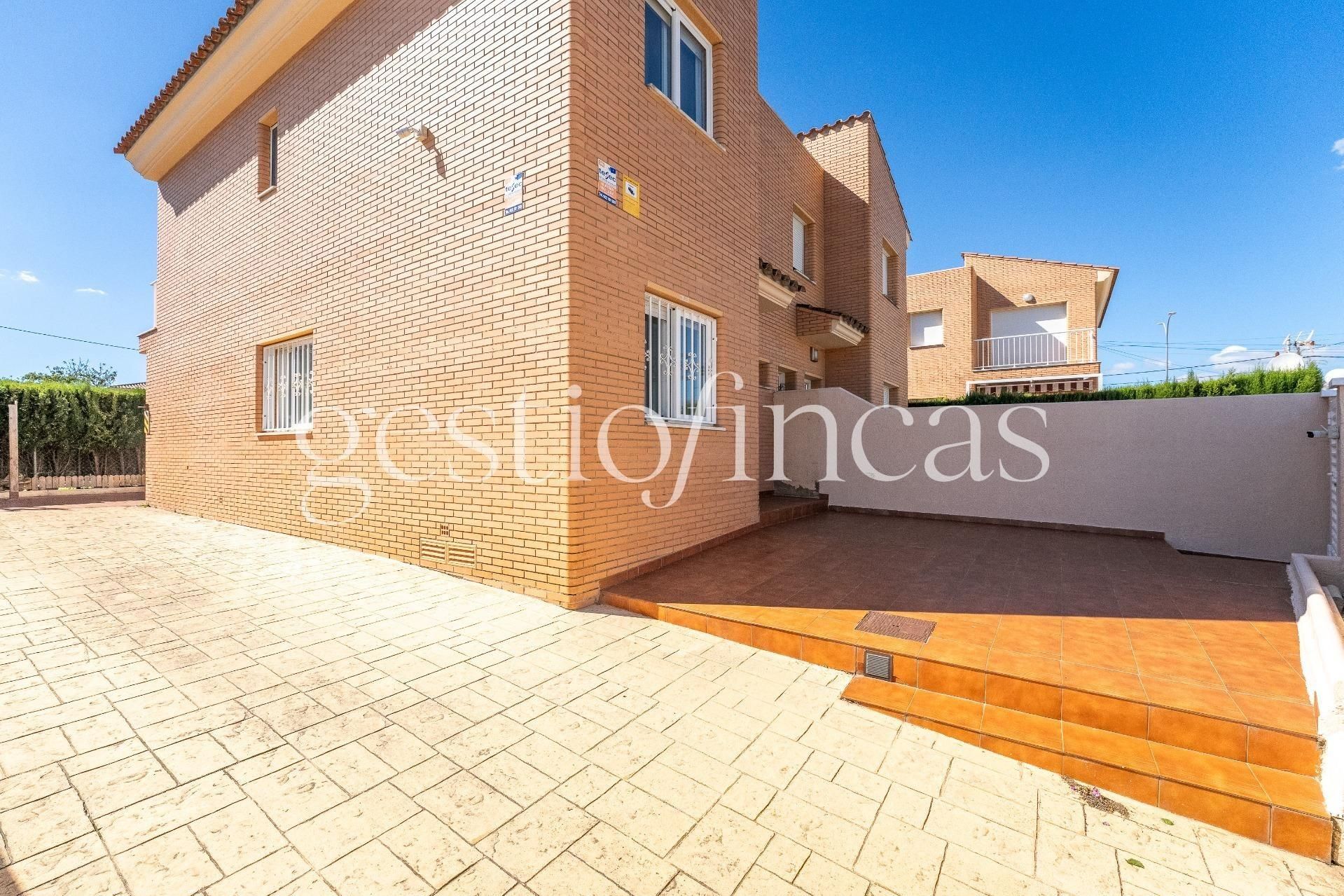 Exterior view of House or chalet for sale in Mont-roig del Camp  with Air Conditioner, Heating and Community pool