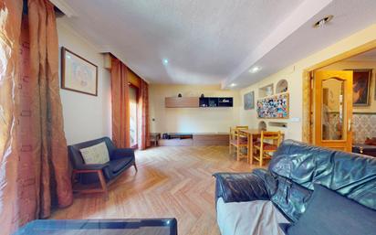 Living room of Flat for sale in  Madrid Capital  with Terrace and Balcony