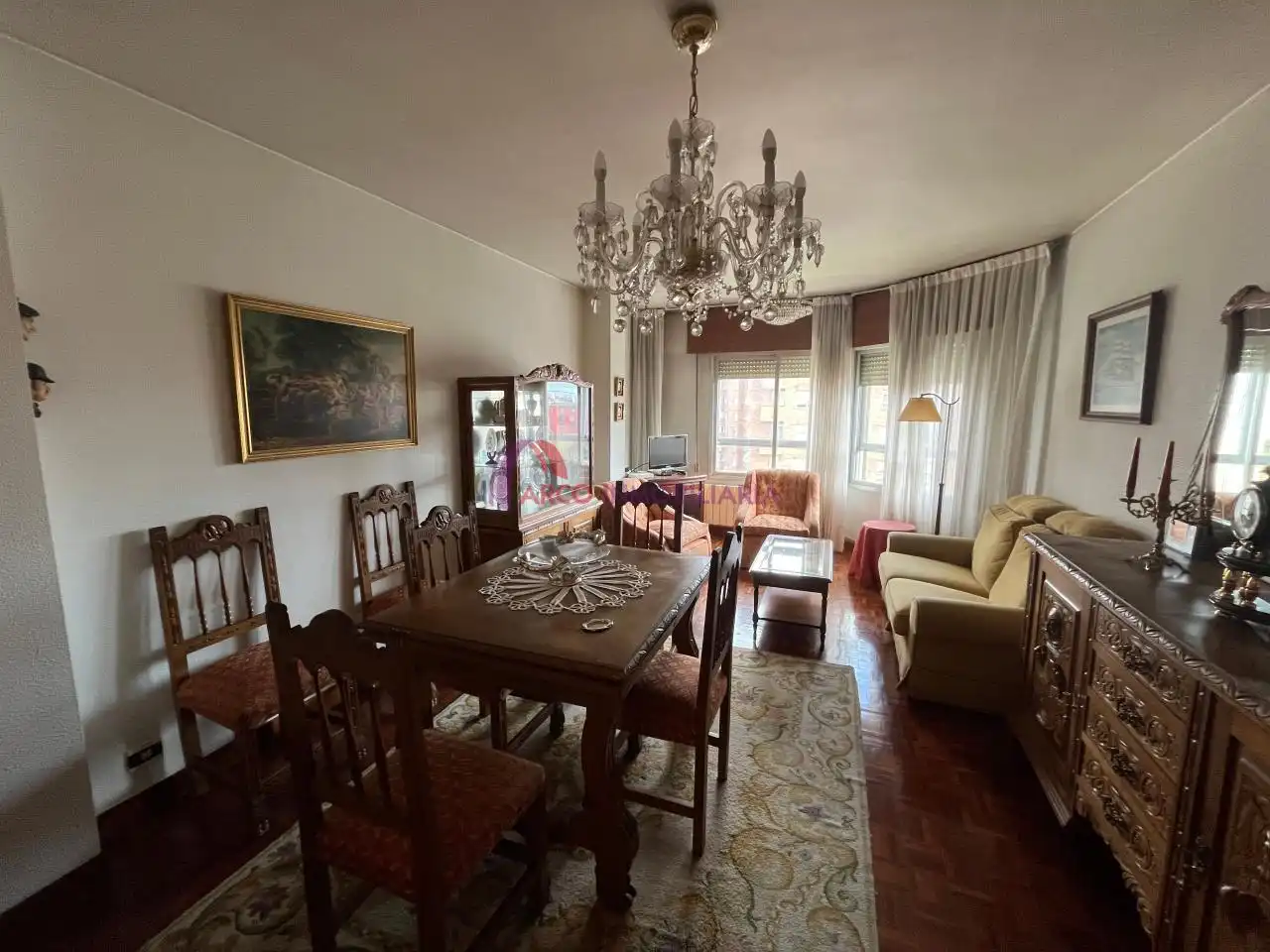 Sala d'estar de Pis en venda en Burgos amb Calefacció, Parquet i Terrassa