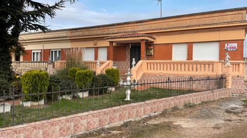 Foto 4 de Casa adosada en venta en Avenida Portugal, Villamuriel de Cerrato, Palencia