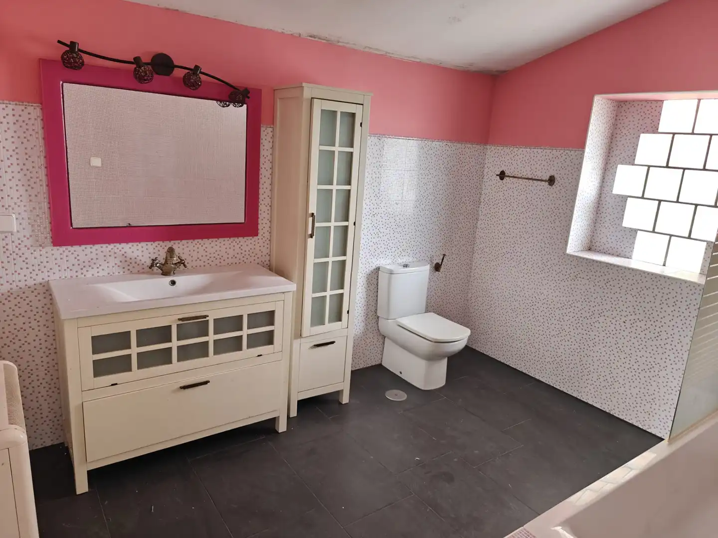 Bathroom of Houses for sale in Huecas