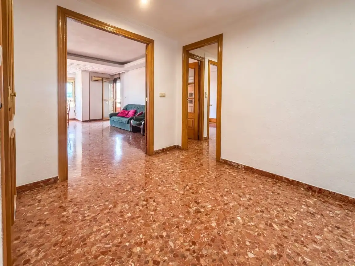 Flat with terrace for sale in Carrer del Cid 11, imagen 5