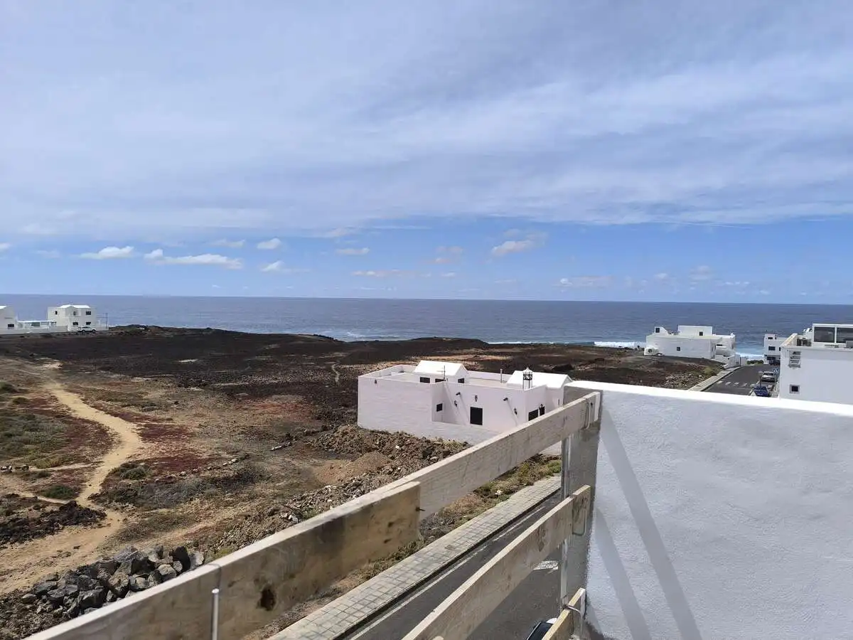 Vista exterior de Piso en venta en Tinajo con Terraza y Amueblado