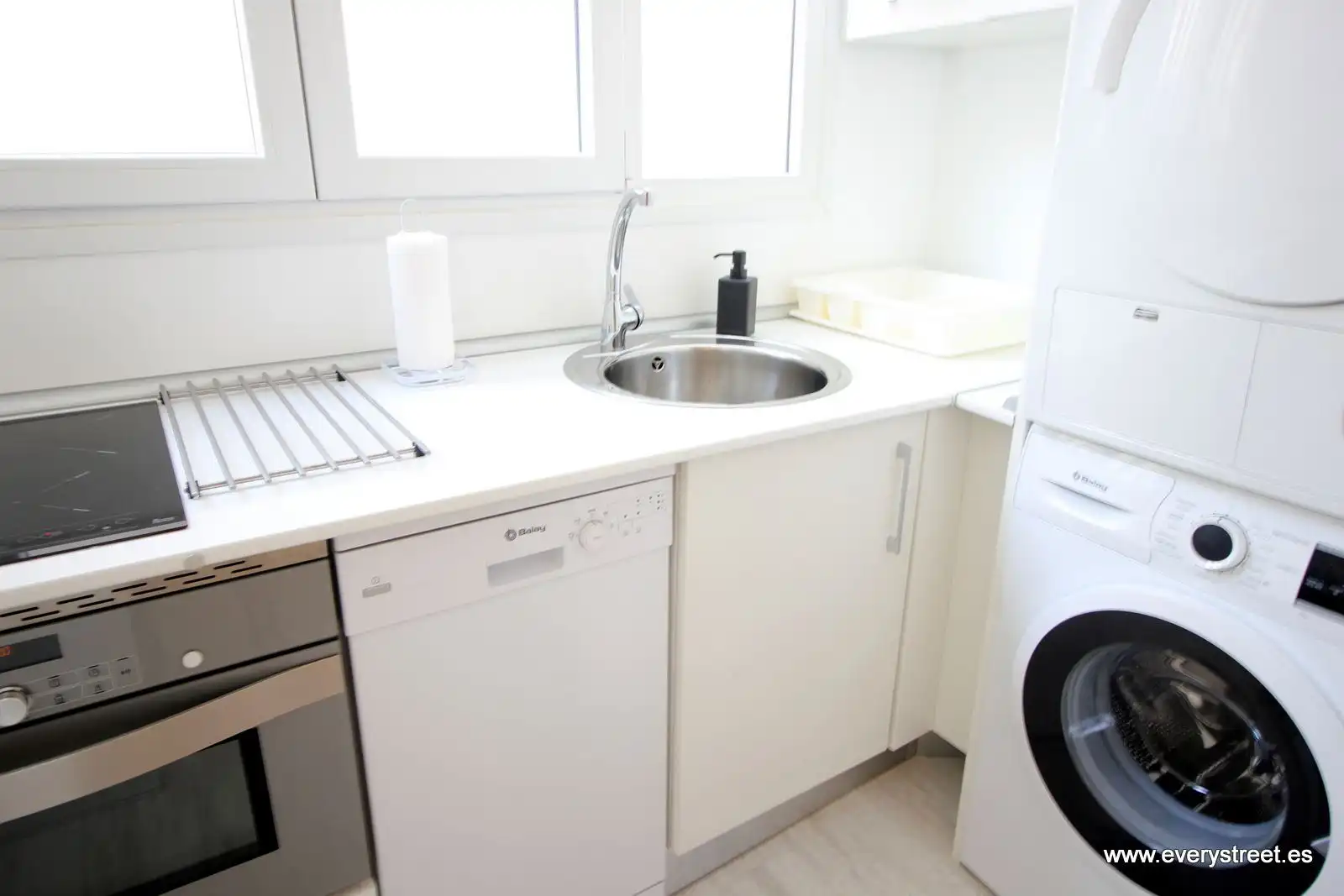 Cuina de Loft de lloguer en Madrid amb Aire condicionat, Calefacció i Moblat