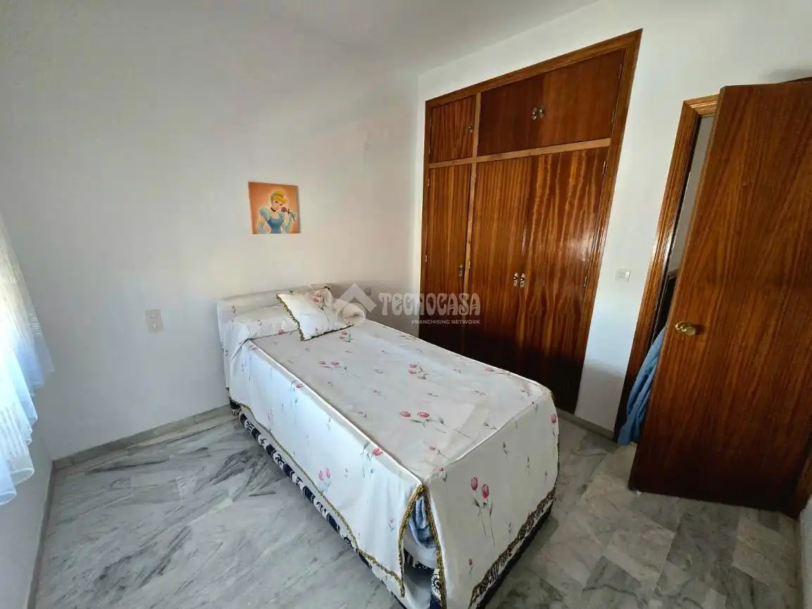 Habitación de Casa adosada en venta en Morón de la Frontera