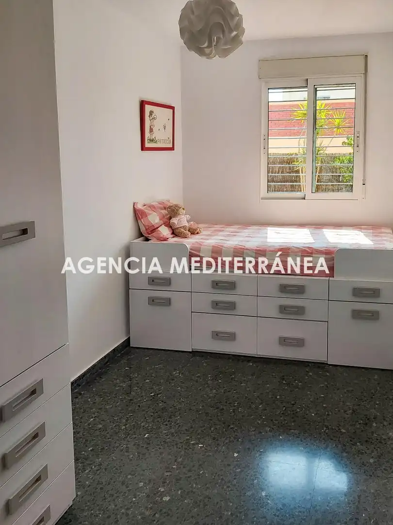 Dormitori de Àtic de lloguer en Burjassot amb Aire condicionat, Calefacció i Terrassa