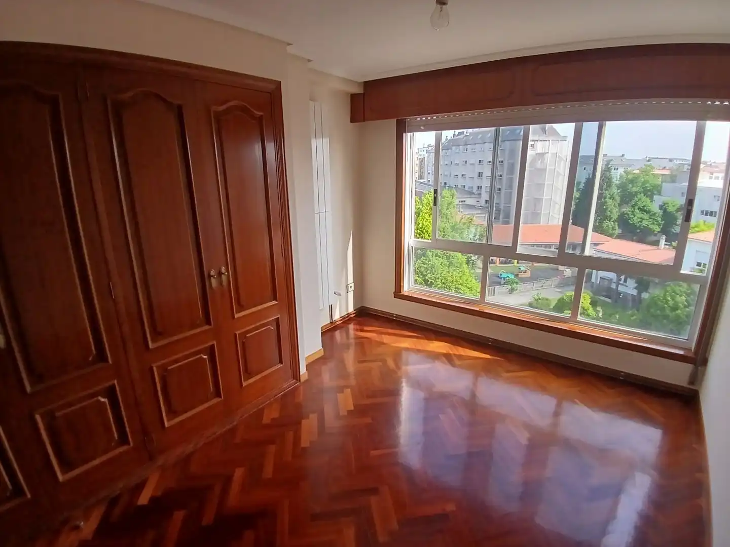Habitación de Piso en venta en Ferrol con Calefacción y Trastero