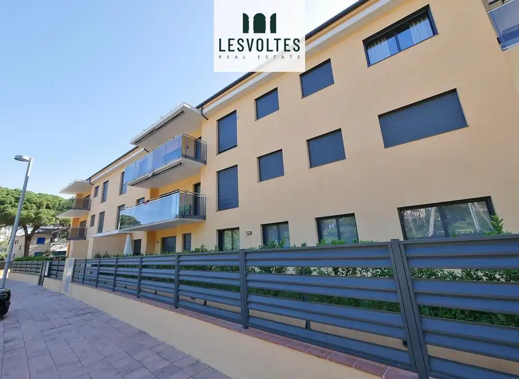 Vista exterior de Piso en venta en Pals con Calefacción, Parquet y Terraza