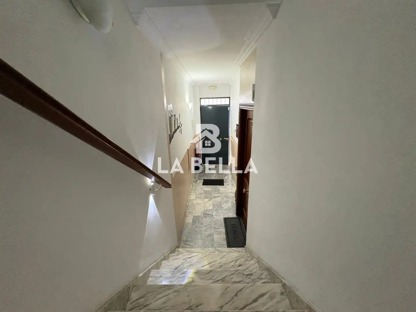 Houses for sale in Sevilla  with Air Conditioner and Furnished