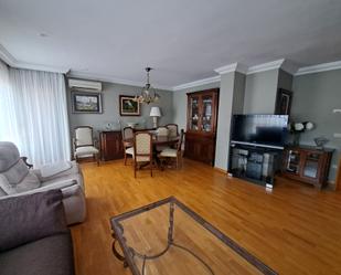 Sala d'estar de Dúplex en venda en Castellón de la Plana / Castelló de la Plana amb Aire condicionat, Calefacció i Parquet