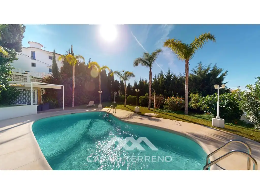 Piscina de Casa o xalet en venda en Vélez-Málaga amb Aire condicionat, Jardí privat i Terrassa