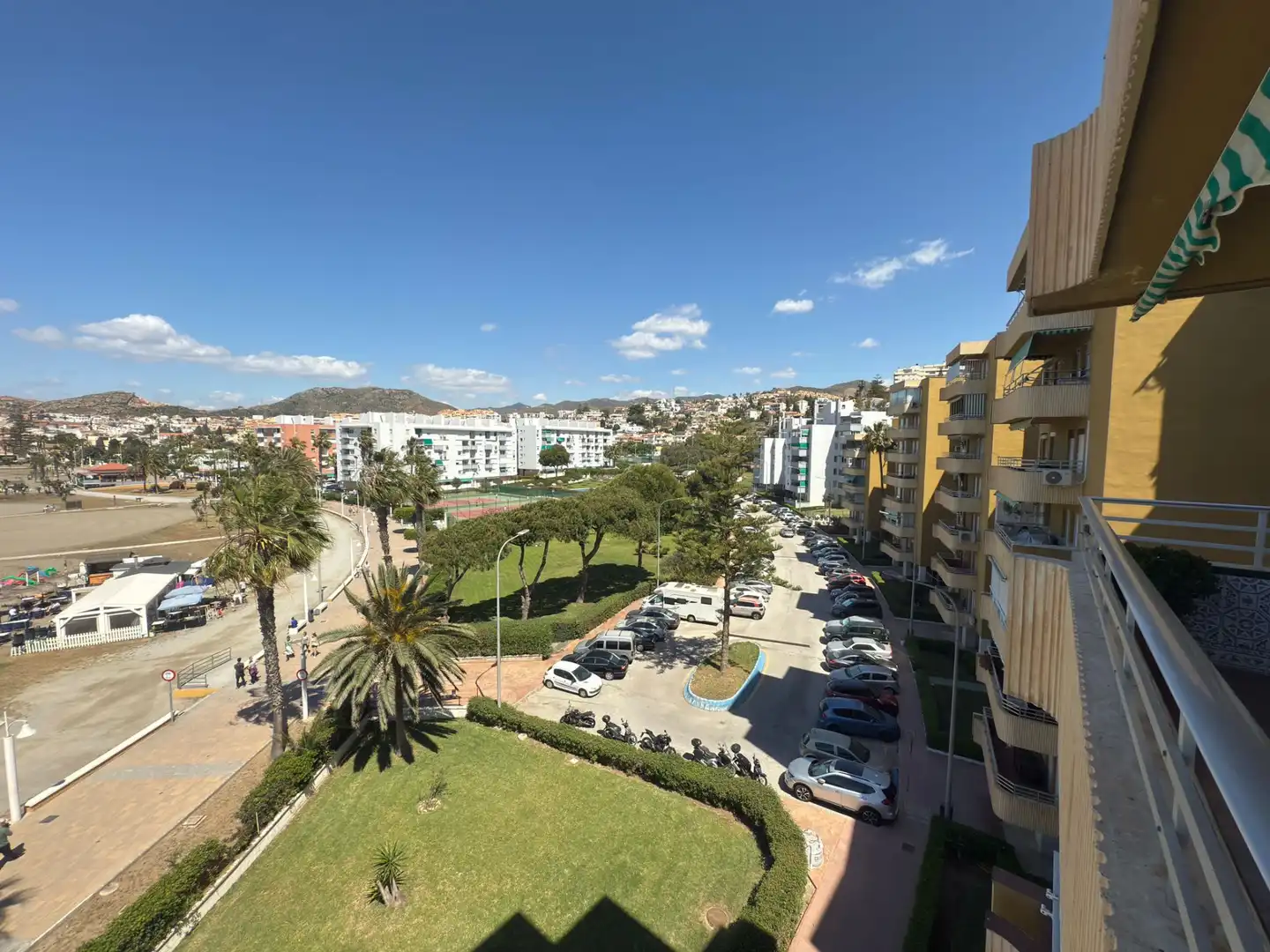 Vista exterior de Piso en venta en Rincón de la Victoria con Terraza, Trastero y Amueblado