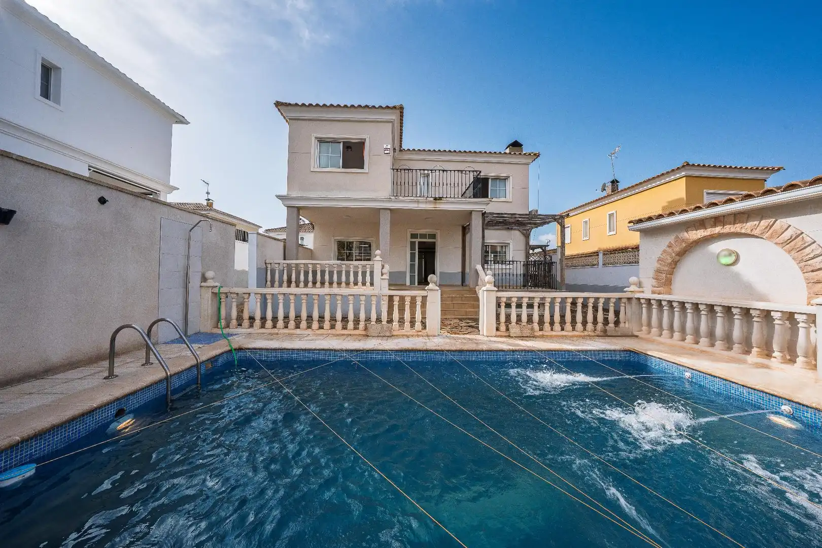Swimming pool of Houses for sale in Aspe