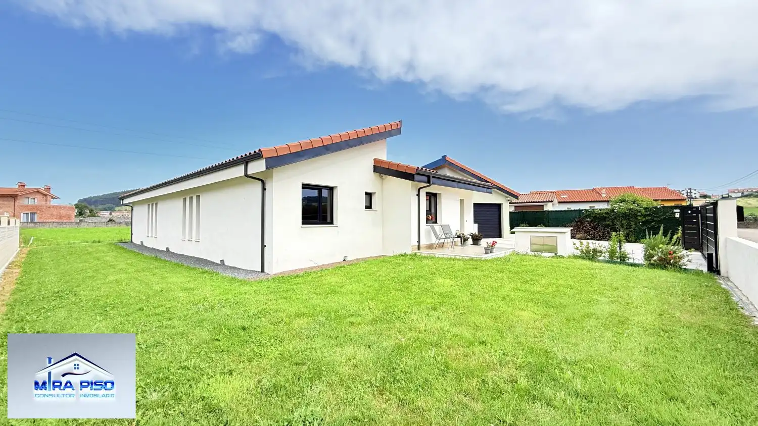 Vista exterior de Casa o chalet en venta en Las Rozas de Valdearroyo  con Calefacción, Terraza y Trastero