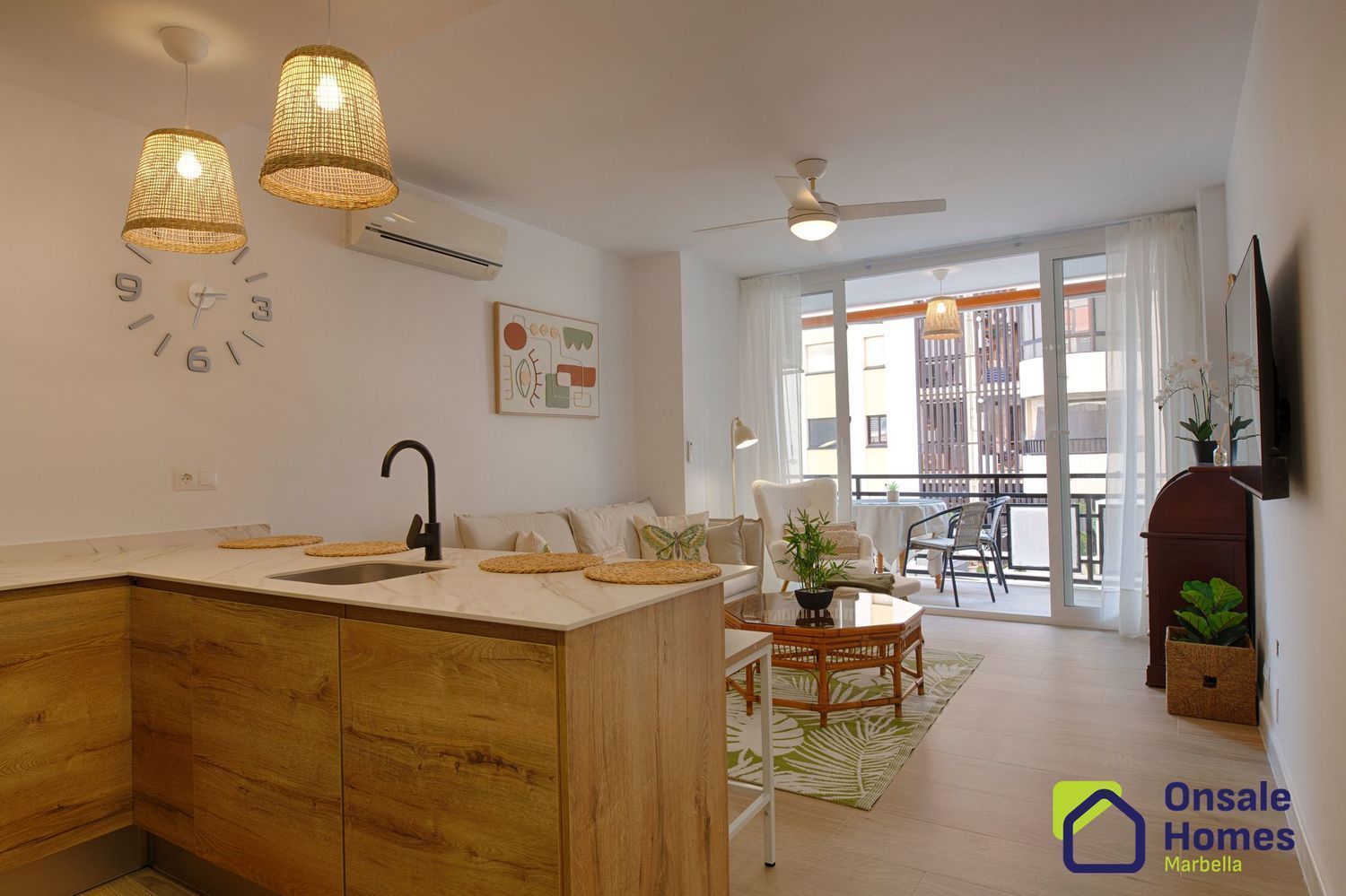 Living room of Flat for sale in Marbella  with Private garden and Community pool