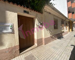 Exterior view of House or chalet for sale in Aranda de Duero  with Private garden and Storage room