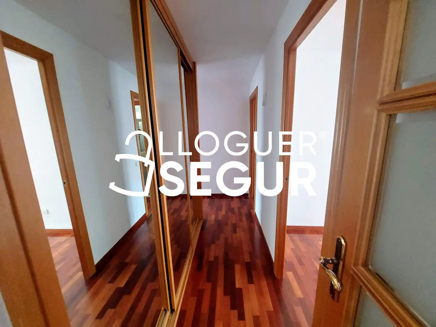Flat for rent in de Sabino Arana , La Maternitat i Sant Ramon