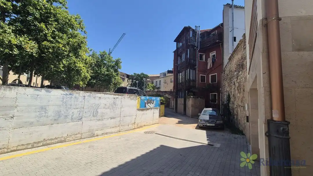 Aparcament de Casa o xalet en venda en Tudela amb Aire condicionat, Calefacció i Traster
