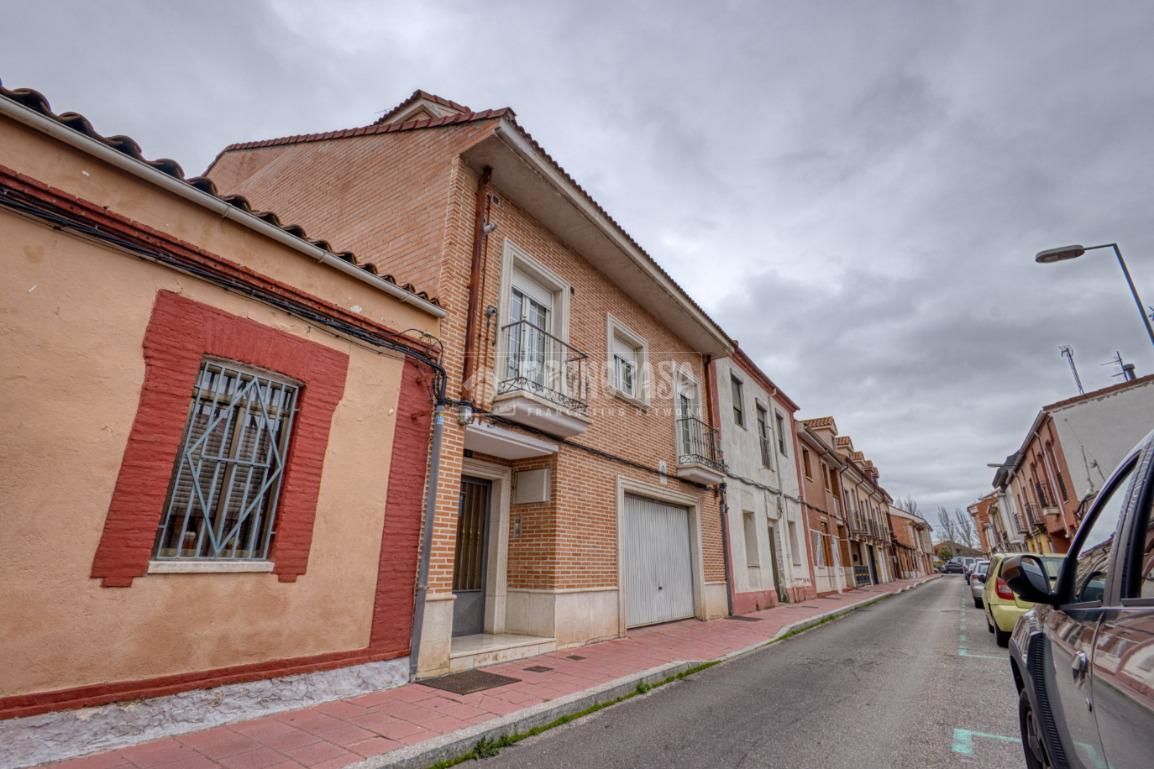 Vista exterior de Oficina de alquiler en Valladolid Capital con Calefacción y Terraza