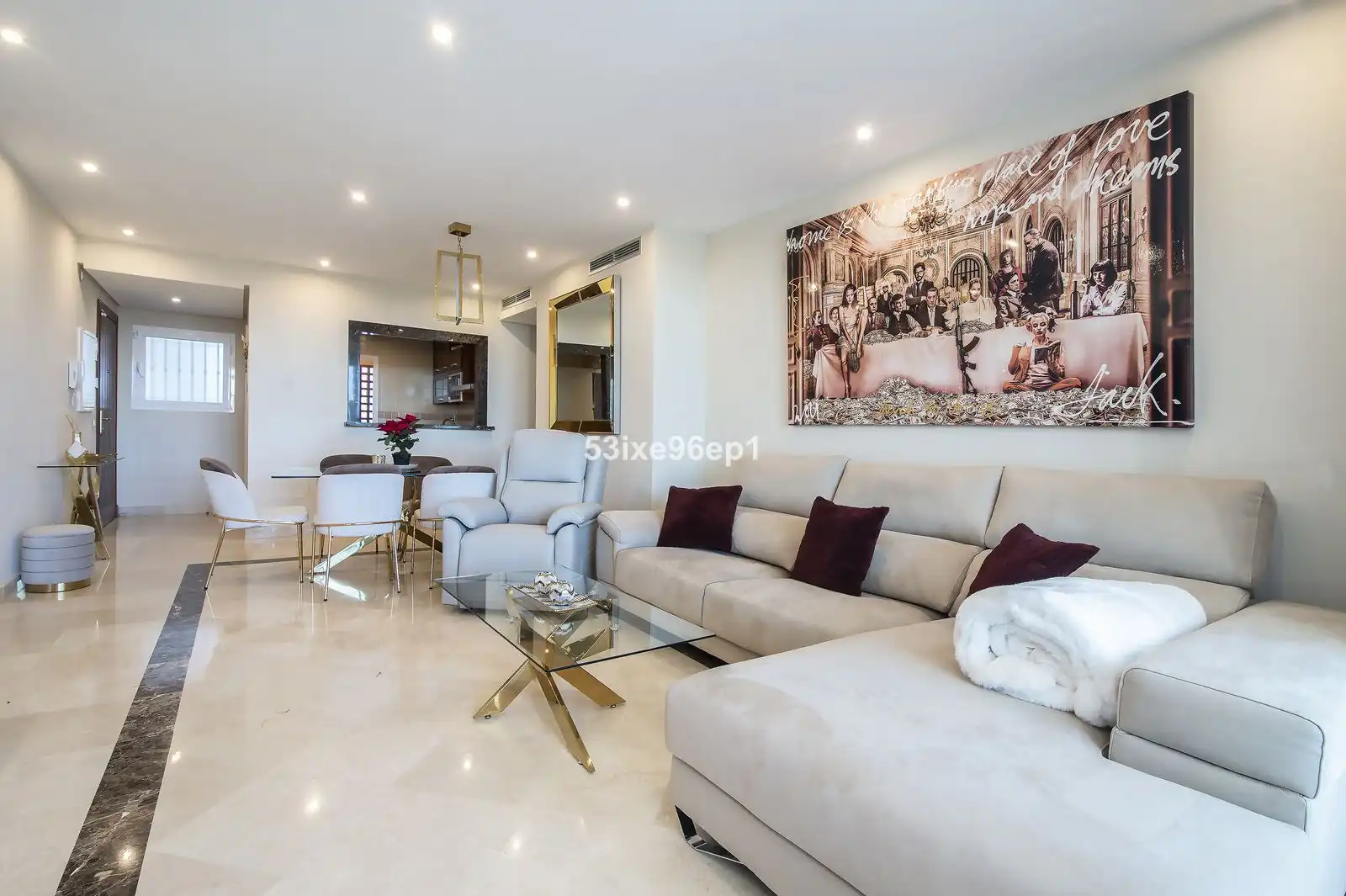 Sala d'estar de Apartament en venda en Benahavís amb Traster, Moblat i Piscina comunitària