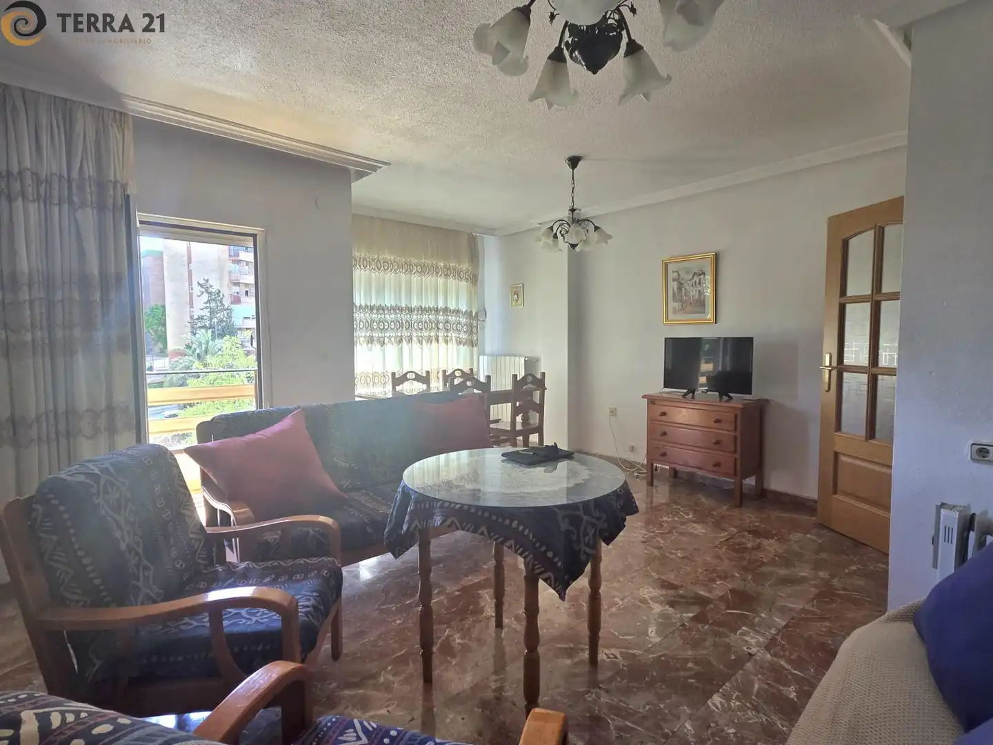 Sala d'estar de Pis de lloguer en Jaén amb Calefacció, Terrassa i Moblat