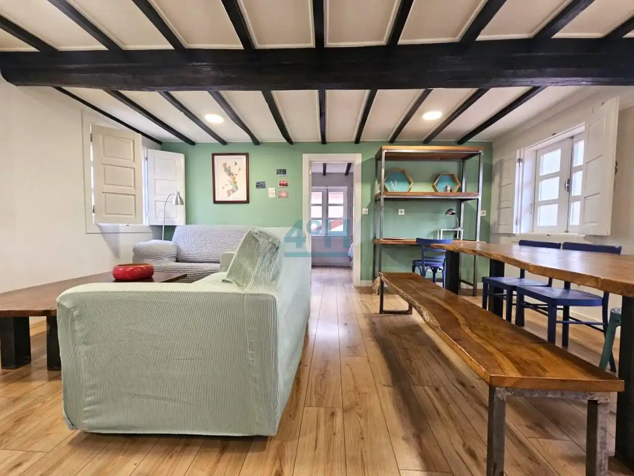 Sala de estar de Ático en venta en Casco Viejo